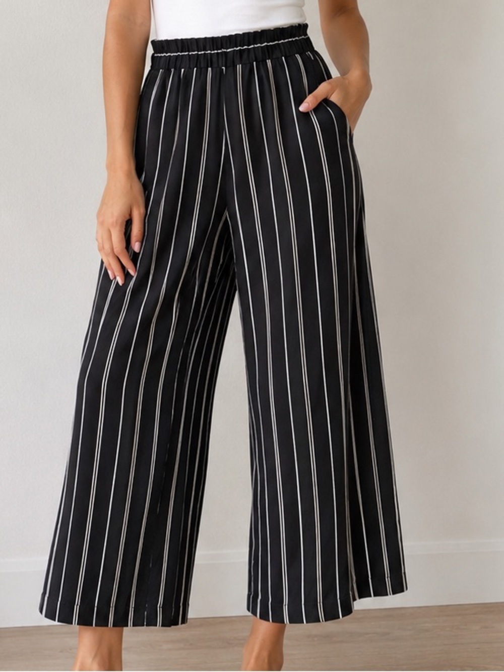 ShineStar Black & White Striped Wide Leg Cropped Pants Women’s Small Pull-On